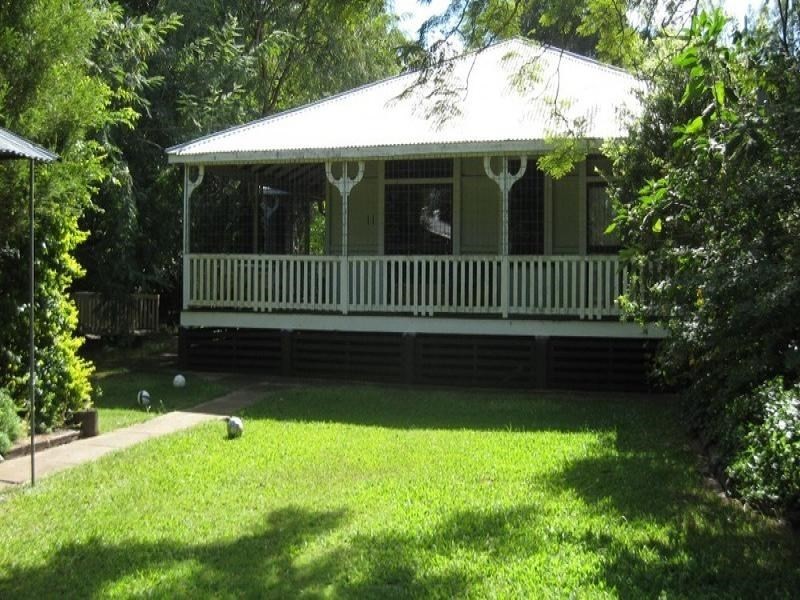 40 Creek Street, Esk QLD 4312