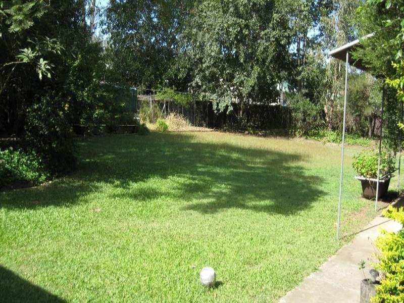 40 Creek Street, Esk QLD 4312