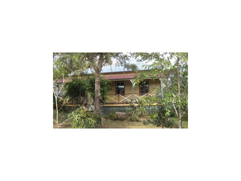 33 Cedar Avenue, Esk QLD 4312