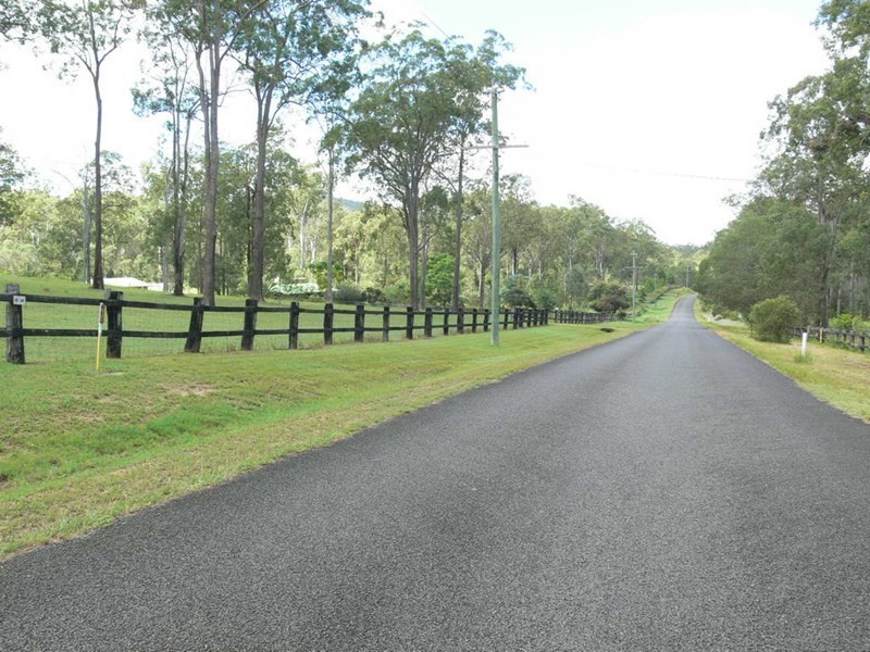 132 Windsor Drive, Mount Hallen QLD 4312