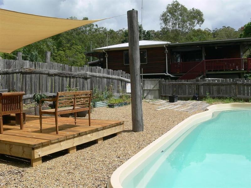 194 Highland Street, Esk QLD 4312