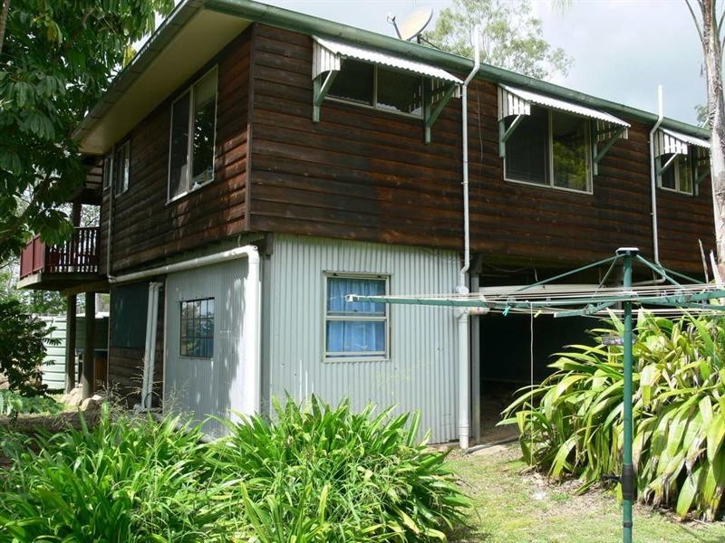 194 Highland Street, Esk QLD 4312