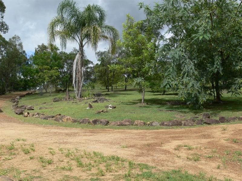 194 Highland Street, Esk QLD 4312