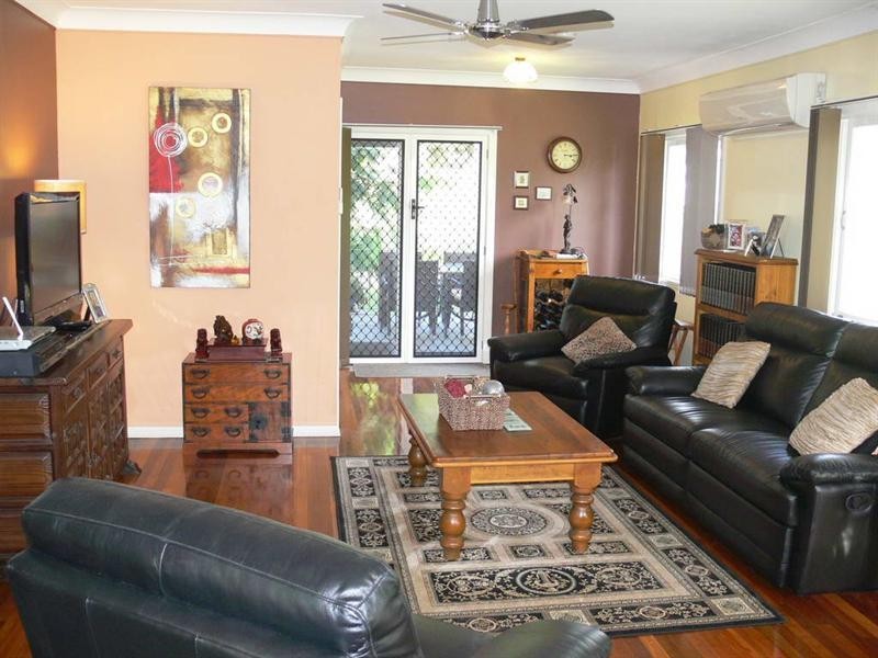 23 South Street, Esk QLD 4312