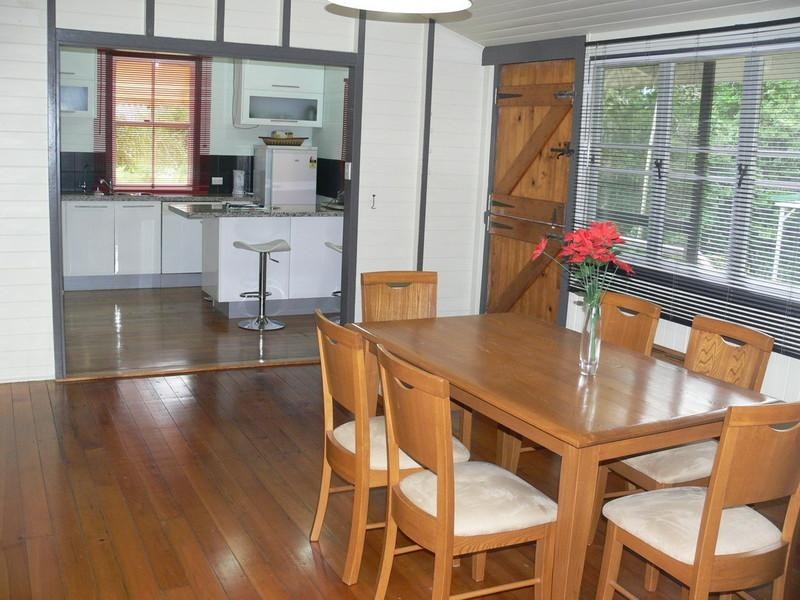 16 Elizabeth Street, Esk QLD 4312