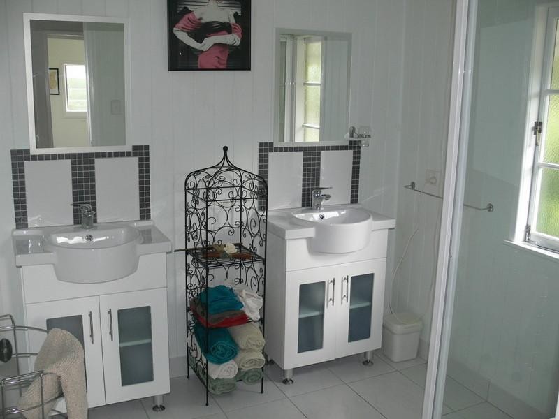 16 Elizabeth Street, Esk QLD 4312