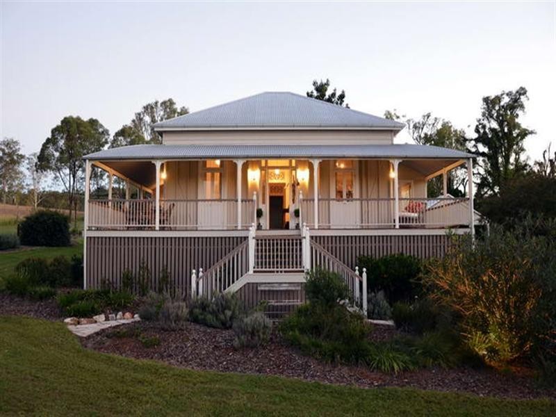 2 South Street, Esk QLD 4312