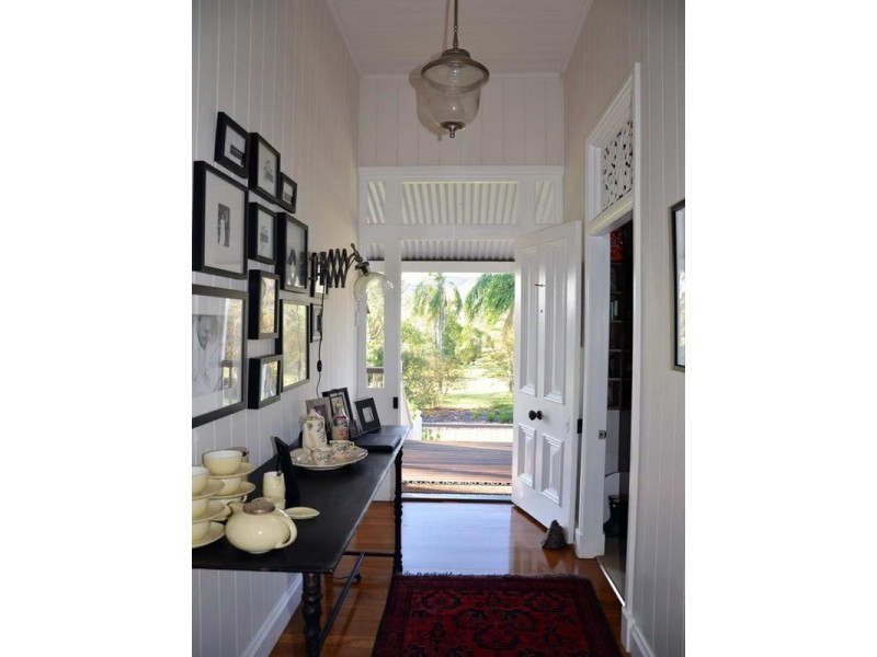 2 South Street, Esk QLD 4312