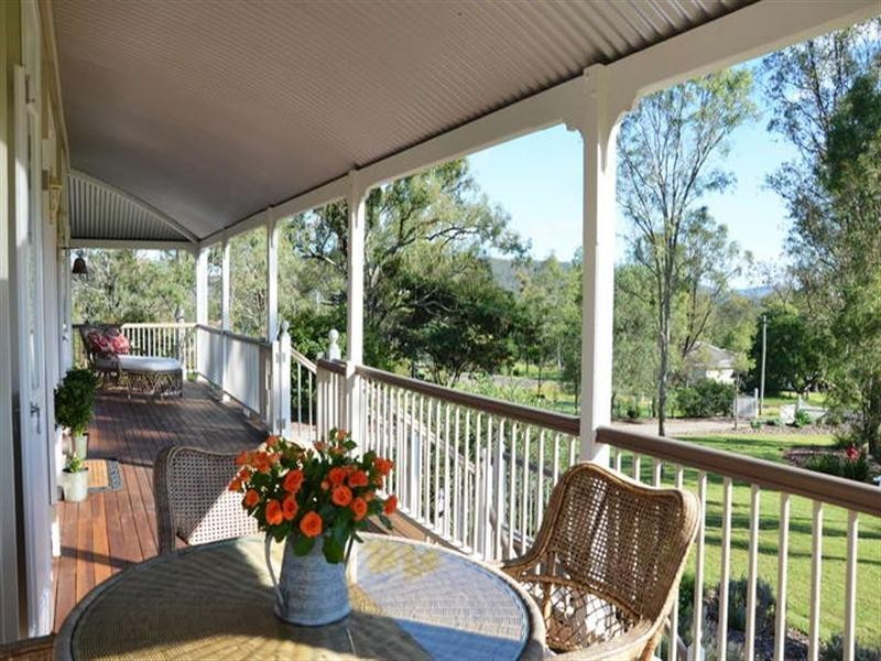 2 South Street, Esk QLD 4312