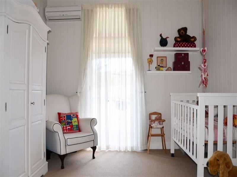 2 South Street, Esk QLD 4312