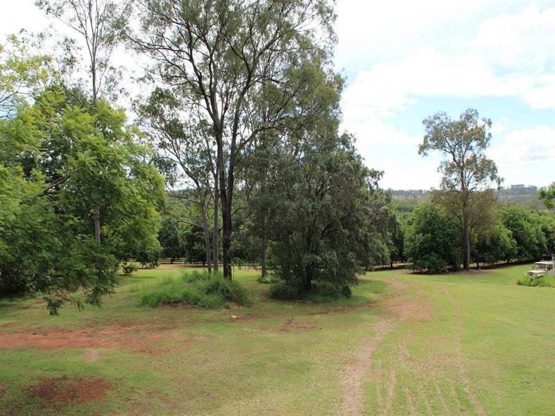 8 Graves Road, Redbank Creek QLD 4312