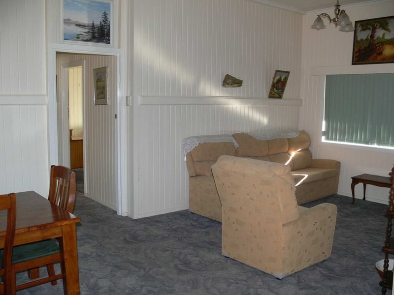 63 Highland Street, Esk QLD 4312