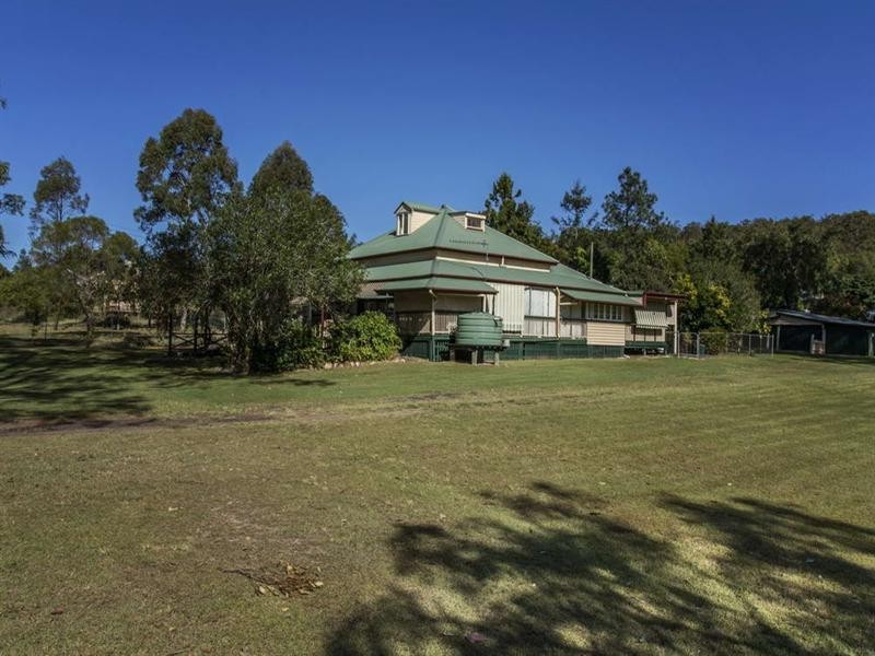 11 Richard Street, Esk QLD 4312