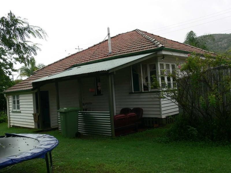 20 Adelaide Street, Esk QLD 4312