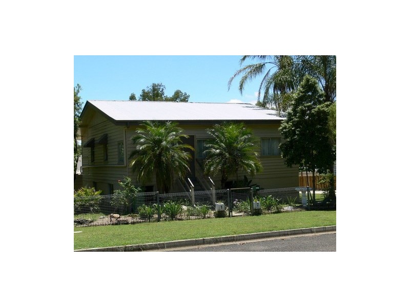 1/17 Barbour Street, Esk QLD 4312