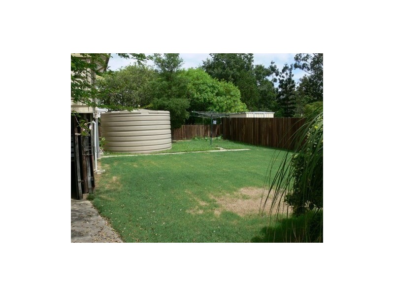 1/17 Barbour Street, Esk QLD 4312