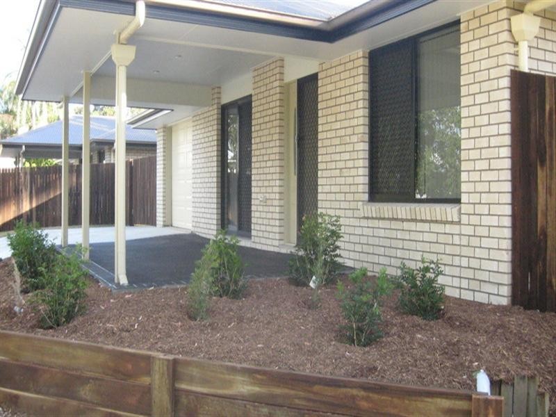 Unit 2/17 Barbour Street, Esk QLD 4312