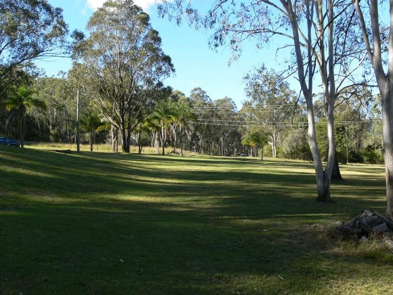 64 Outlook Drive, Esk QLD 4312