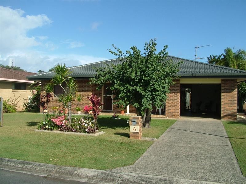 4 Easter Parade, East Ballina NSW 2478