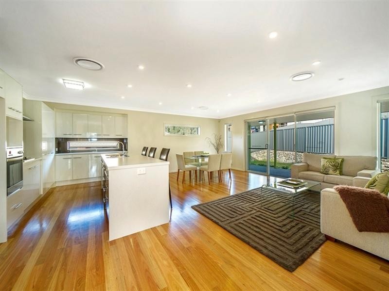 10 Jupiter Circuit, Cameron Park NSW 2285