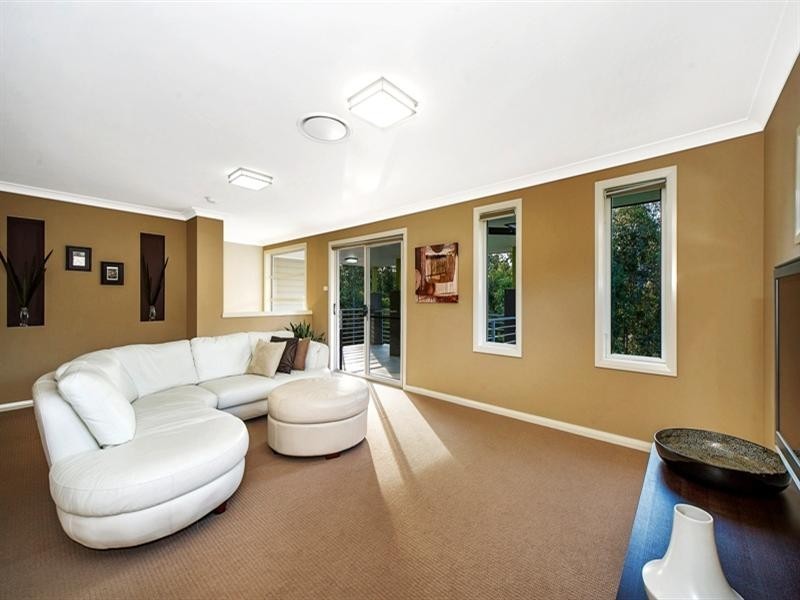 10 Jupiter Circuit, Cameron Park NSW 2285