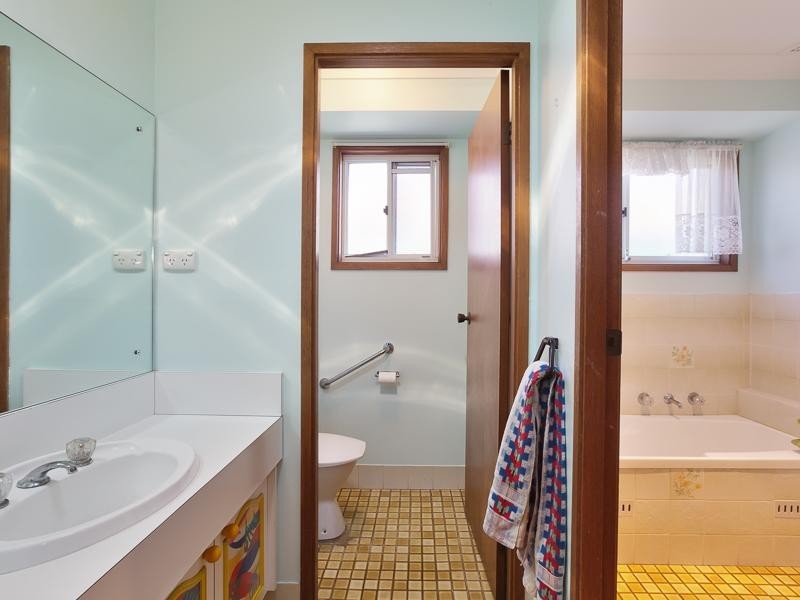 10 Jewells Parade, Jewells NSW 2280