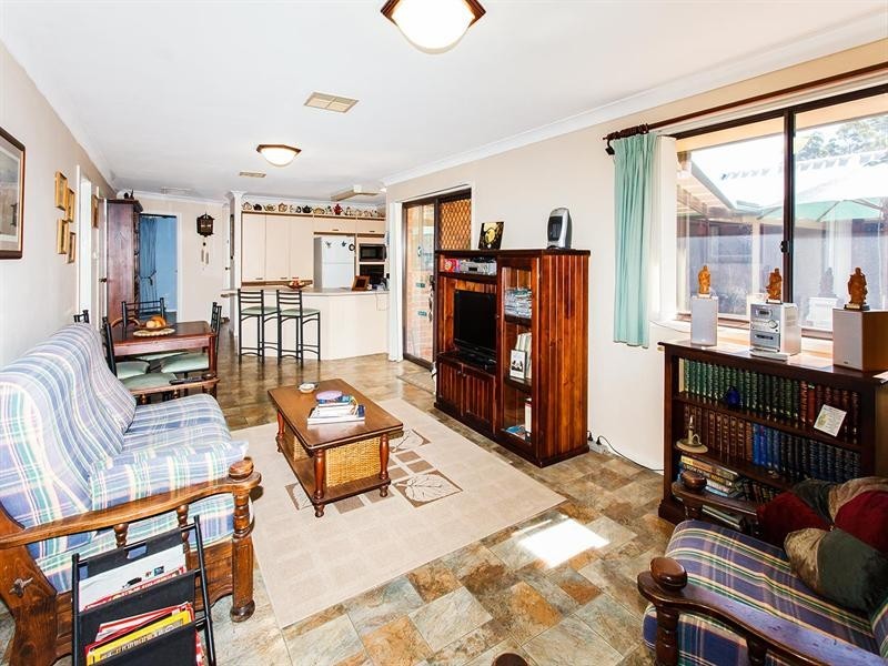 2/8 Baronet Close, Floraville NSW 2280