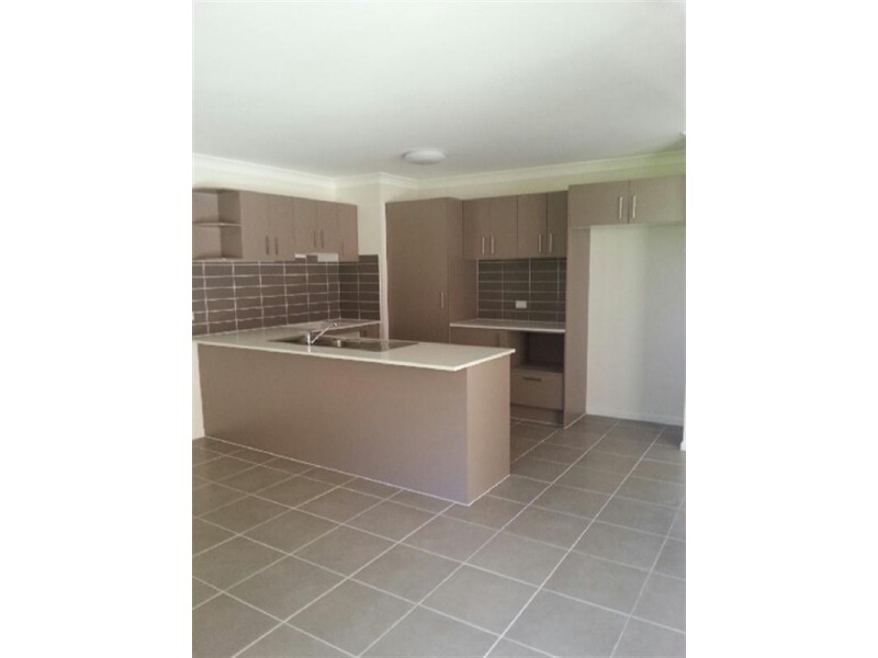 32 Blackwood Circuit, Cameron Park NSW 2285
