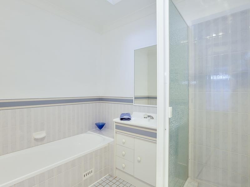 1/2 HERD Street, Mount Hutton NSW 2290