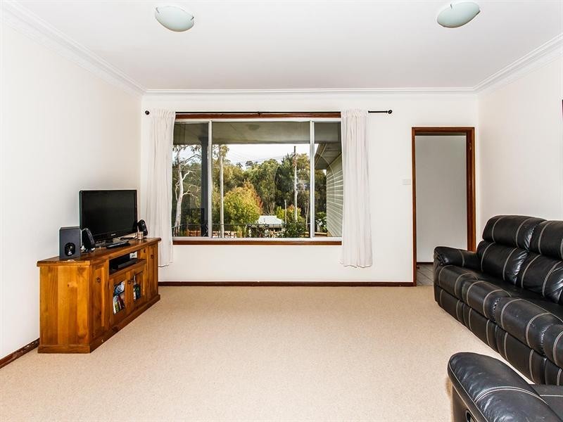 72 Wimbledon Grove, Garden Suburb NSW 2289