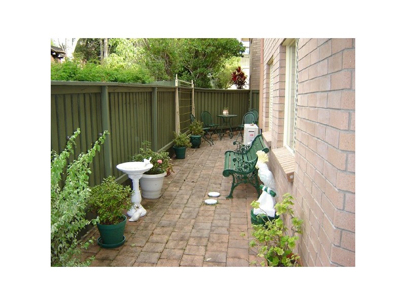 1/58 Allambee Place, Valentine NSW 2280