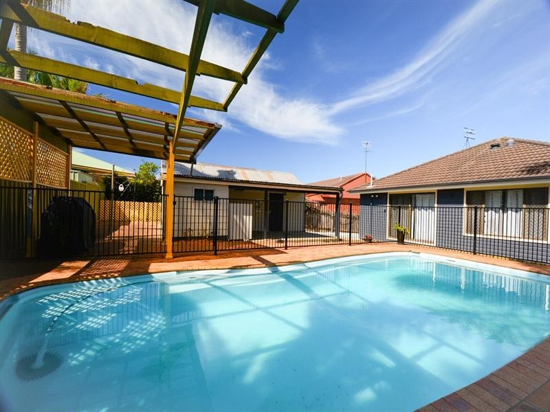 18 Railway Crescent, Belmont North NSW 2280