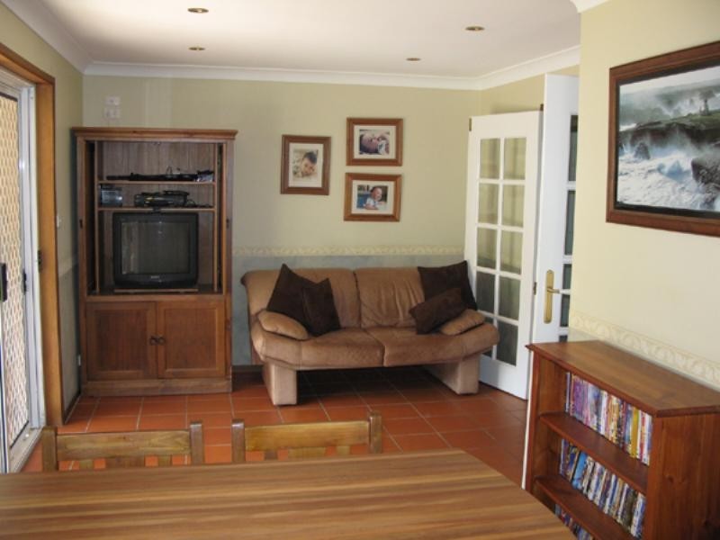 28 Bimbadeen Close, Belmont North NSW 2280