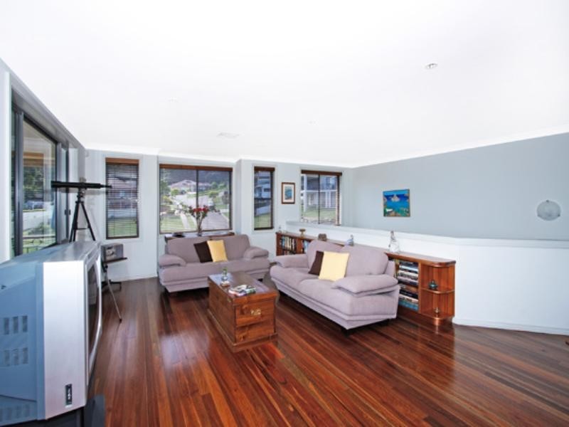 11 The Shores Way, Belmont NSW 2280
