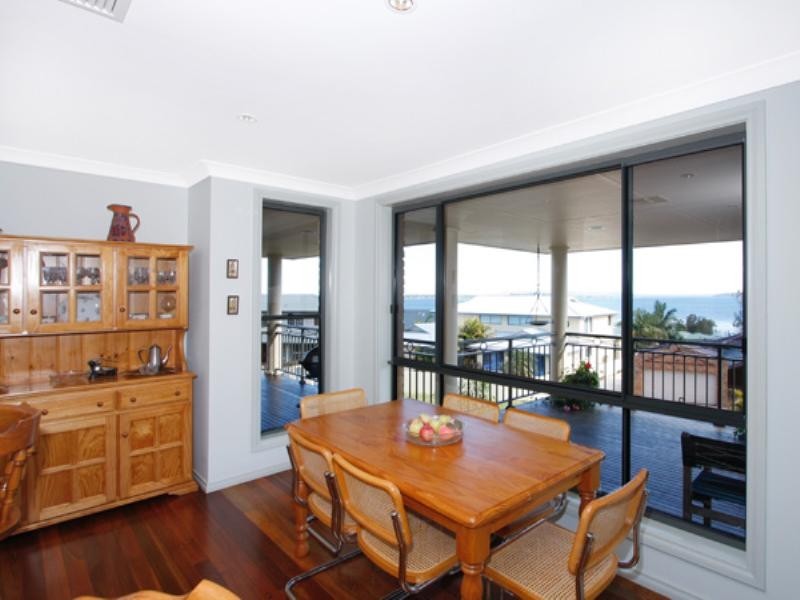 11 The Shores Way, Belmont NSW 2280