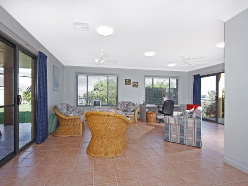 11 The Shores Way, Belmont NSW 2280