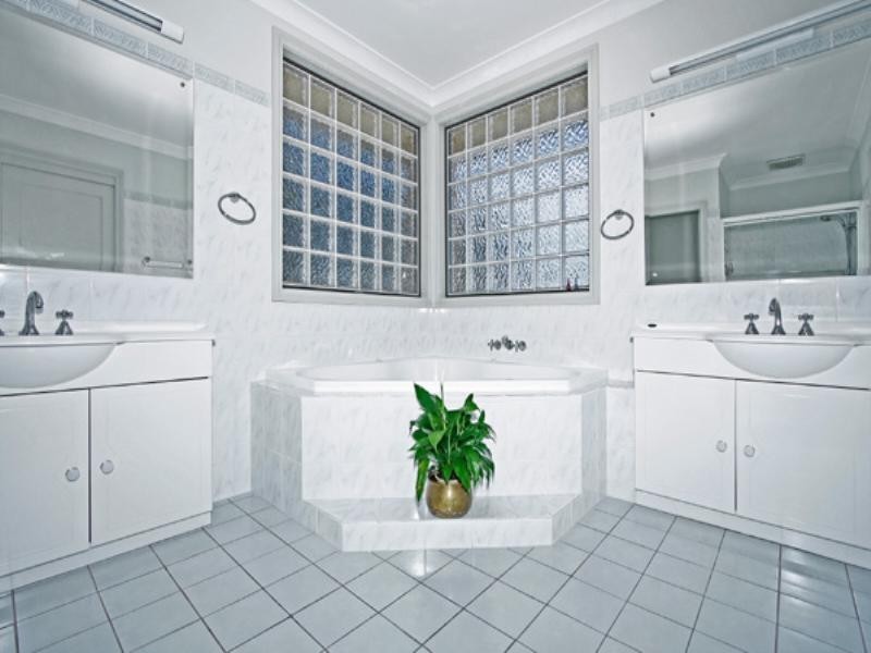 11 The Shores Way, Belmont NSW 2280