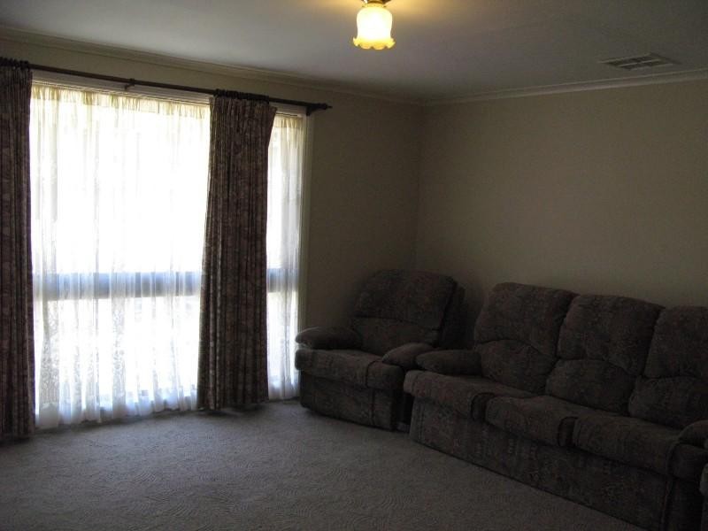 8 Eastham Close, Tingira Heights NSW 2290