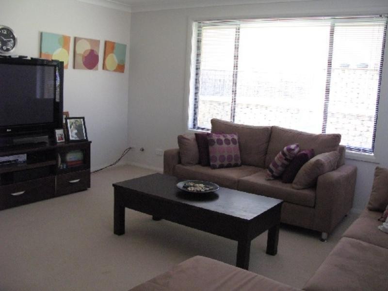 1 Bangalore Place, Cameron Park NSW 2285