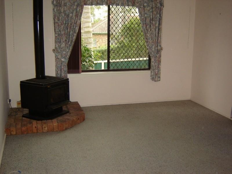 17 Clare Close, Eleebana NSW 2282