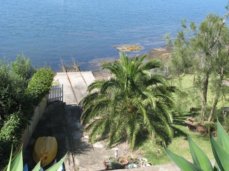 92 Ross Street, Belmont NSW 2280