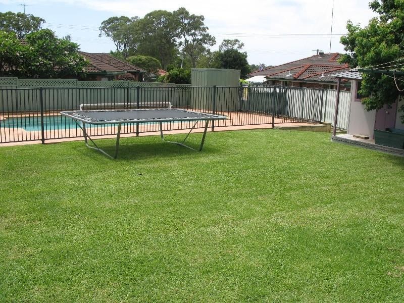 6 Baronet Close, Floraville NSW 2280