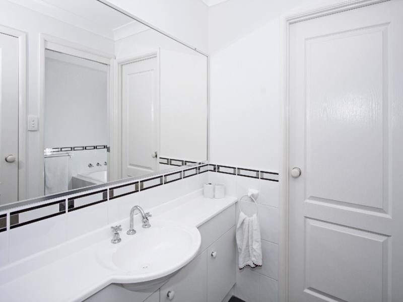 12 Haddon Crescent, Marks Point NSW 2280