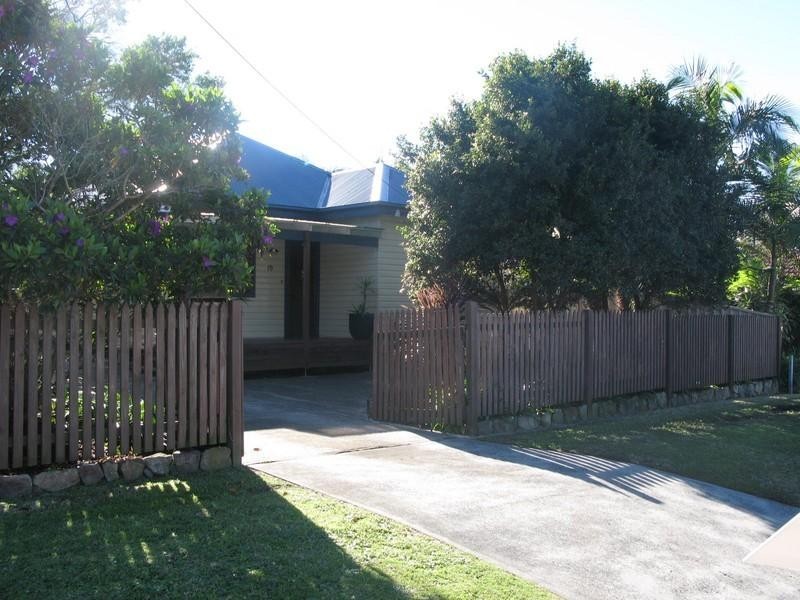 19 York Crescent, Belmont North NSW 2280