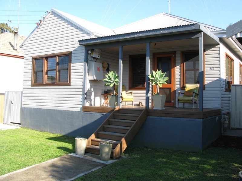 87 Wommara Avenue, Belmont North NSW 2280