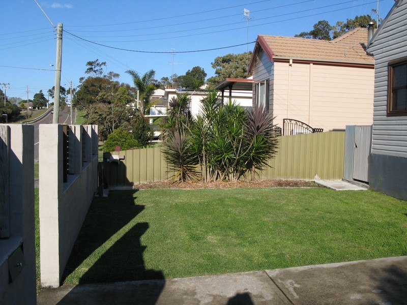 87 Wommara Avenue, Belmont North NSW 2280