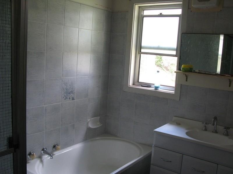 2 Camrose Crescent, Charlestown NSW 2290