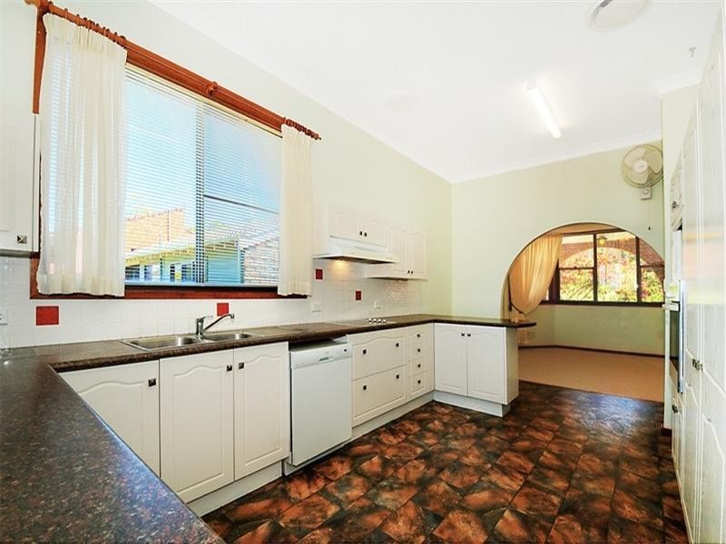 3 Barralong Street, Belmont North NSW 2280