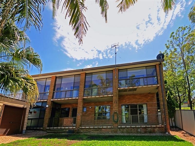 3 Barralong Street, Belmont North NSW 2280