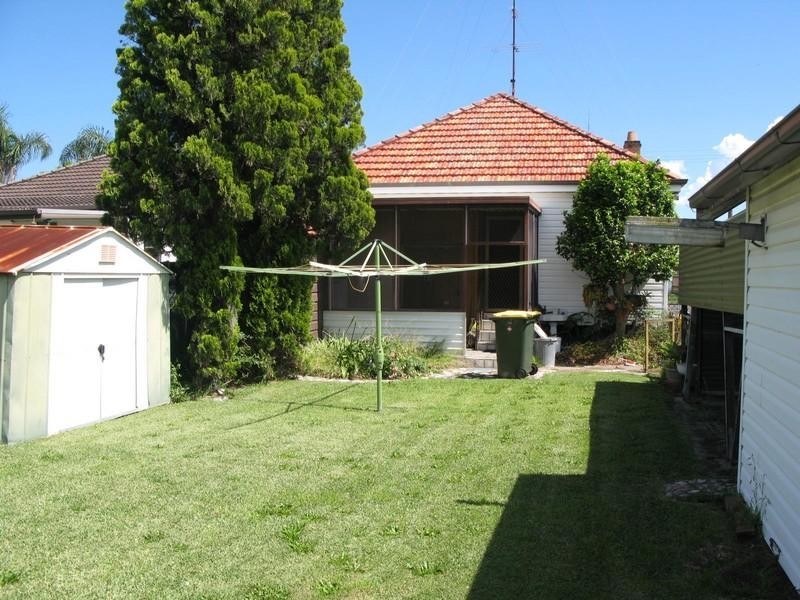 22 Marks Street, Belmont NSW 2280